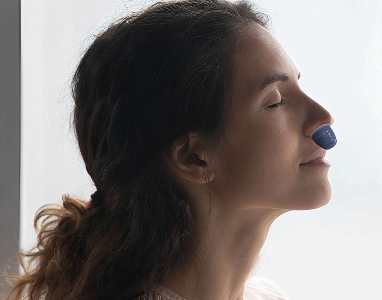 Dobíjecí nosní pomůcka proti chrápání CPAP