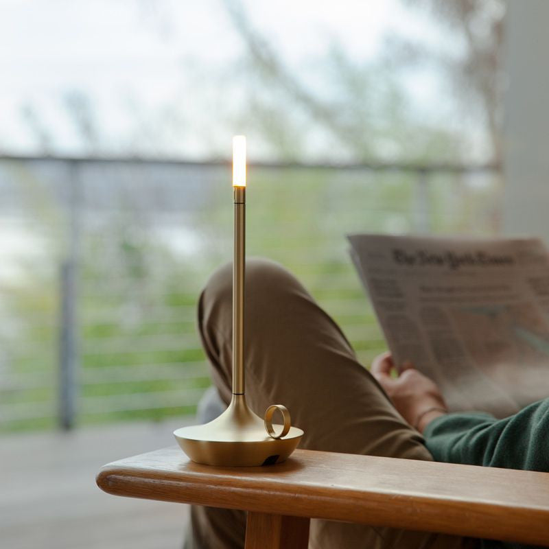 Stolní lampa mosazný povrch LED dobíjecí světlo