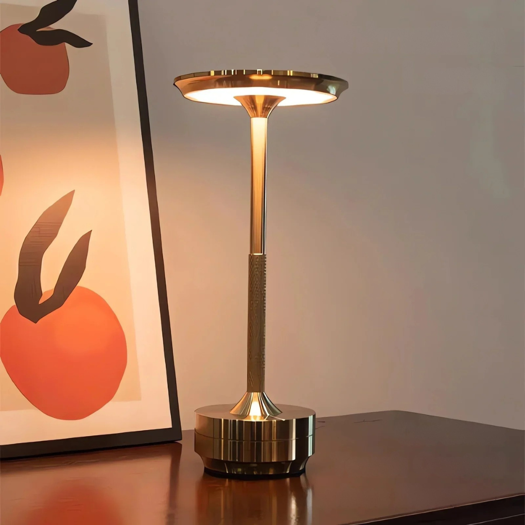 LED stolní lampa s mosazným dotykovým ovládáním