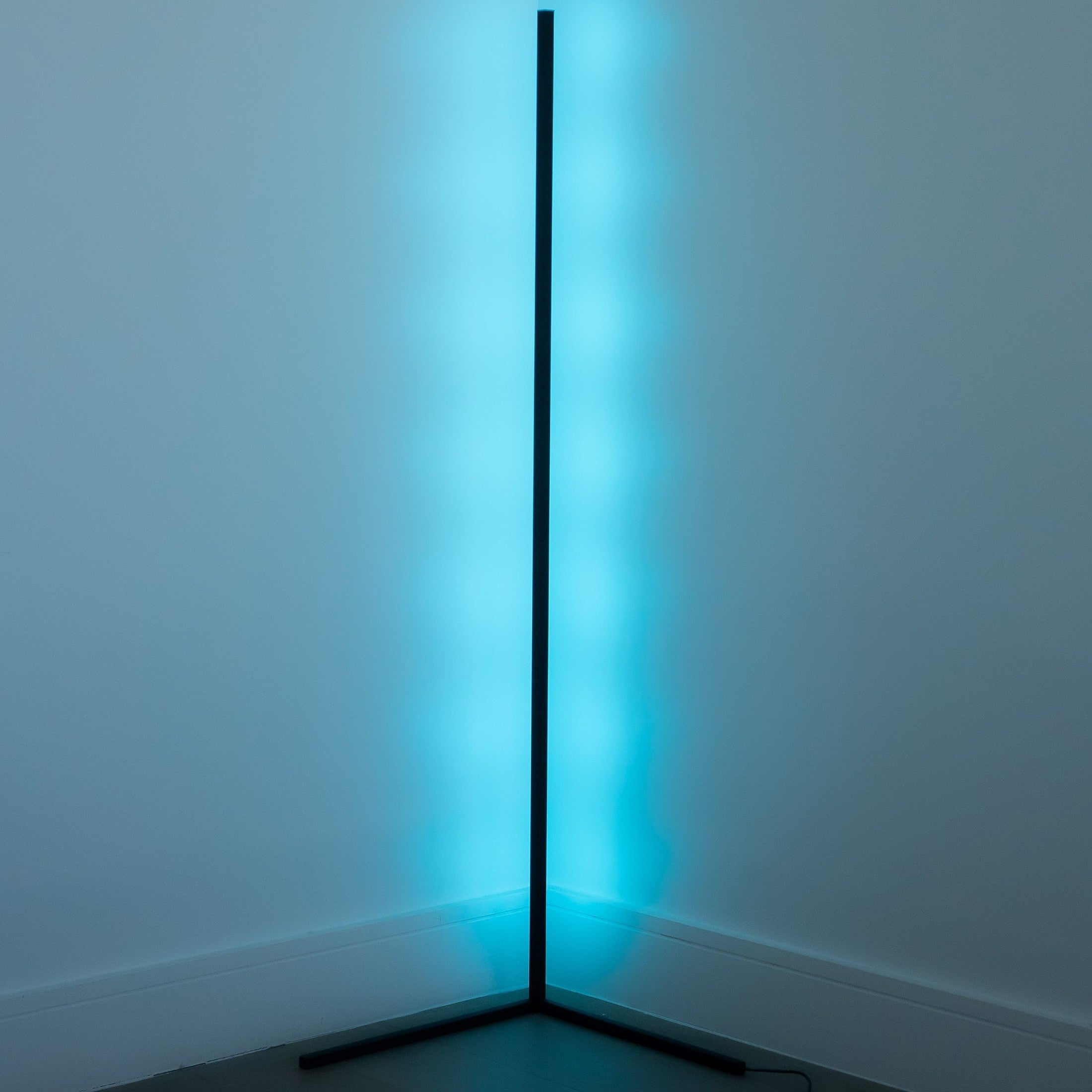 Moderní LED hliníková rohová stojací lampa