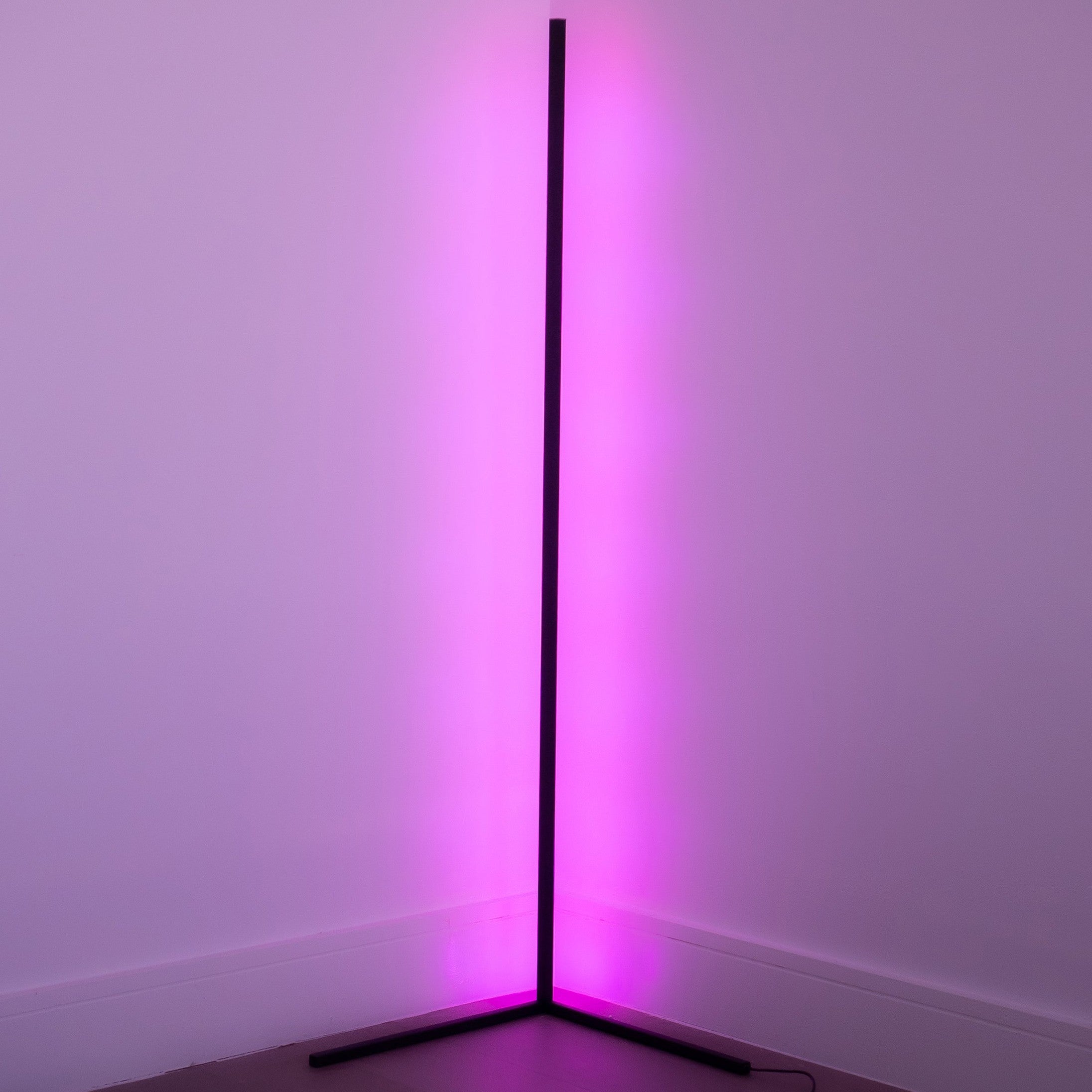 Moderní LED hliníková rohová stojací lampa