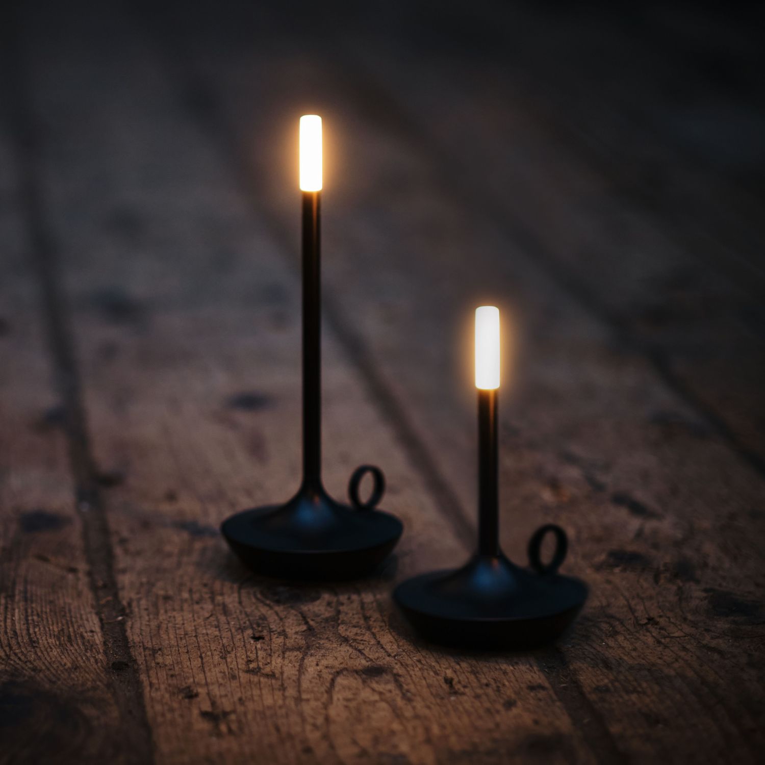 Stolní lampa mosazný povrch LED dobíjecí světlo