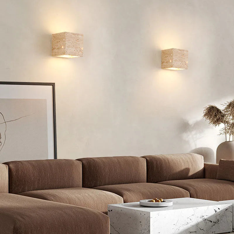 Moderní LED nástěnné světlo z travertinového kamene