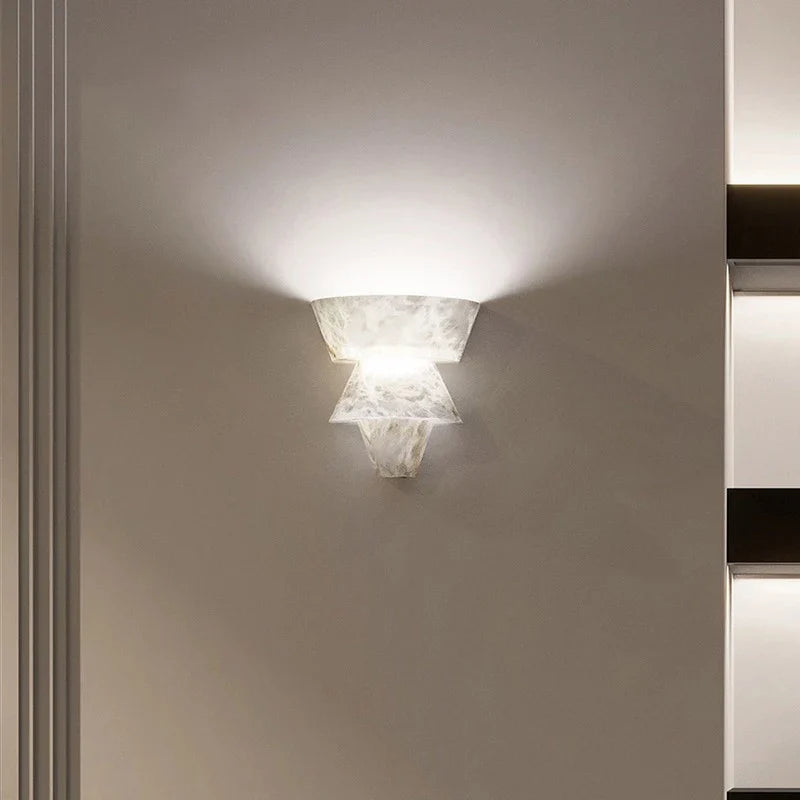 LuxeStone - Lampe murale élégante en marbre fabriquée en pierre naturelle pour une esthétique moderne