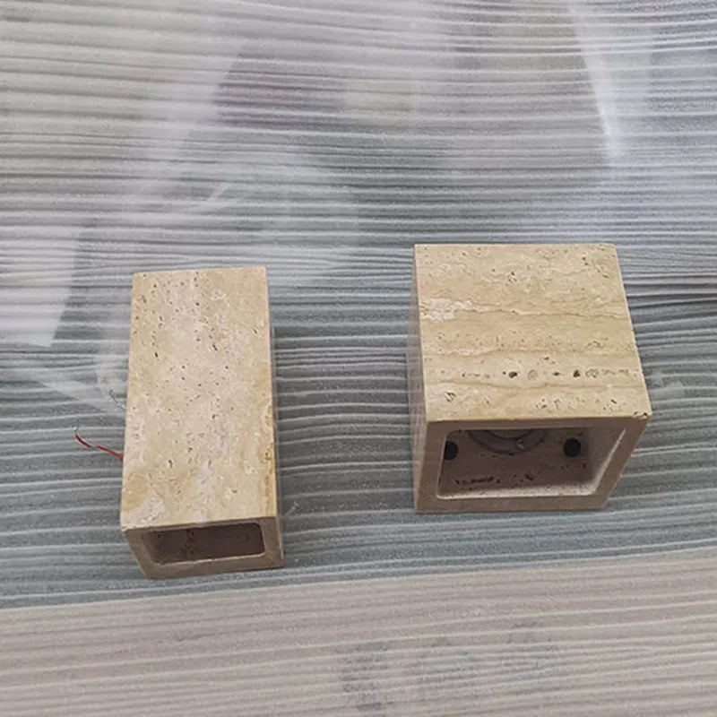 Moderní LED nástěnné světlo z travertinového kamene