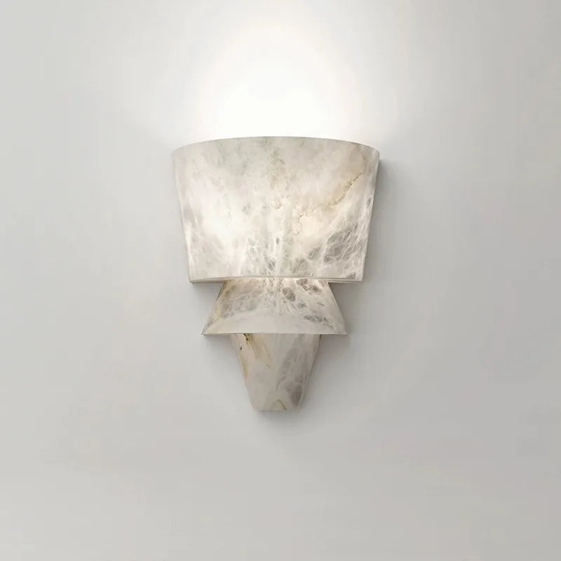 LuxeStone - Lampe murale élégante en marbre fabriquée en pierre naturelle pour une esthétique moderne