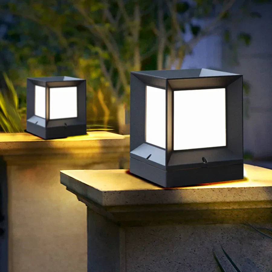 GlowSphere - Lampe sur pied d'extérieur pour portails et allées