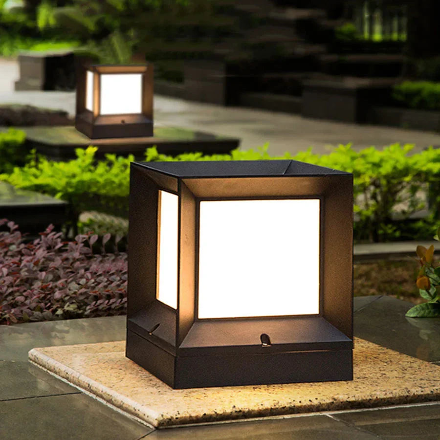 GlowSphere - Lampe sur pied d'extérieur pour portails et allées