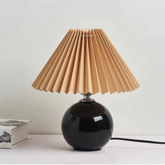 Héritage Lumineux : Lampe de Table Vintage avec Abat-jour Plissé – Solutions d'Éclairage Élégantes pour Table de Chevet Antique Rétro