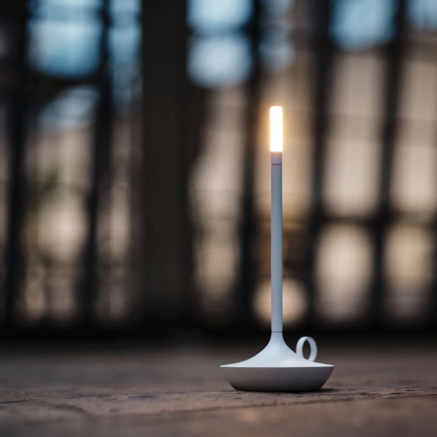 Stolní lampa mosazný povrch LED dobíjecí světlo