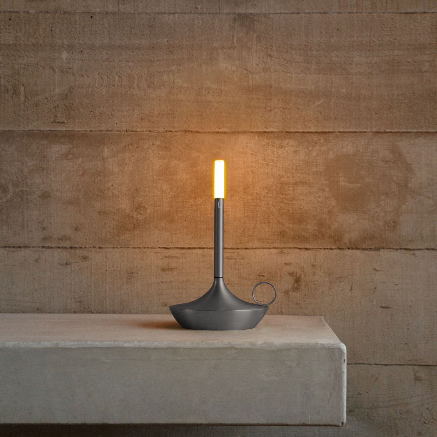 Stolní lampa mosazný povrch LED dobíjecí světlo