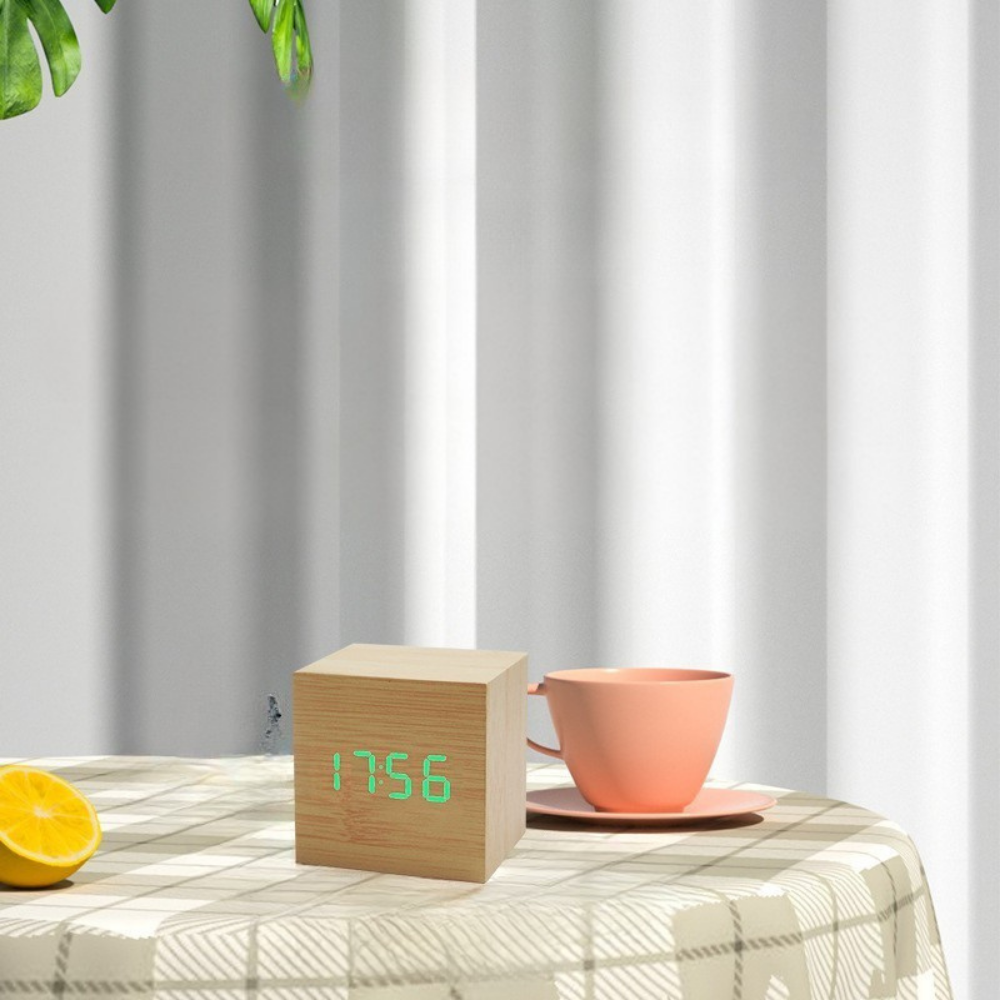 Réveil numérique LED en bois avec affichage