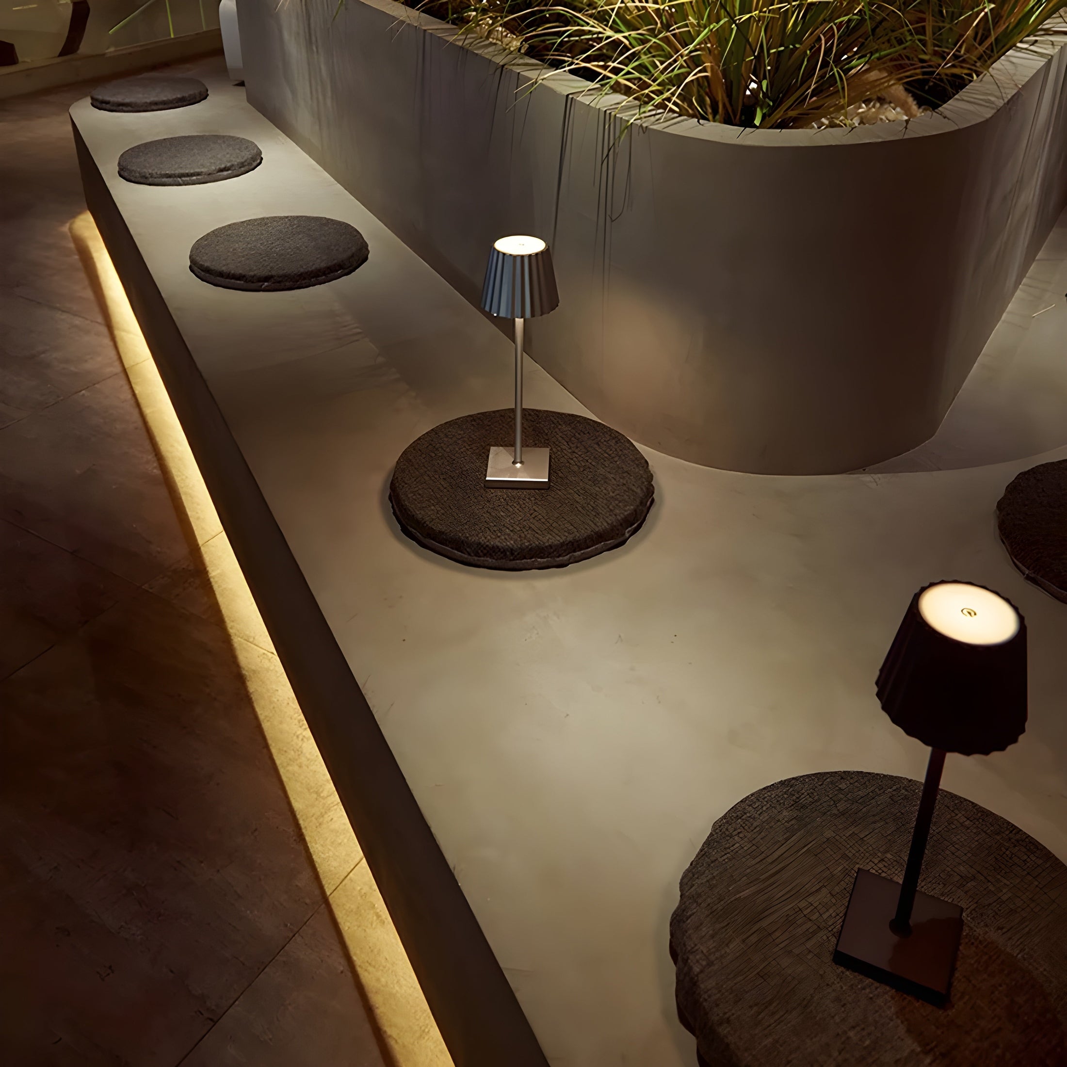 Lampe de table sans fil Arlo | Contrôle tactile et charge USB pour salon