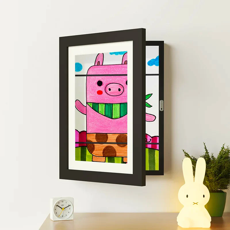 Cornice da parete per esposizione di opere d'arte per bambini