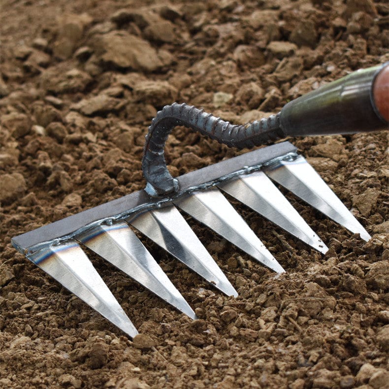 RootRake Pro | Râteau de jardin robuste pour l'aménagement paysager