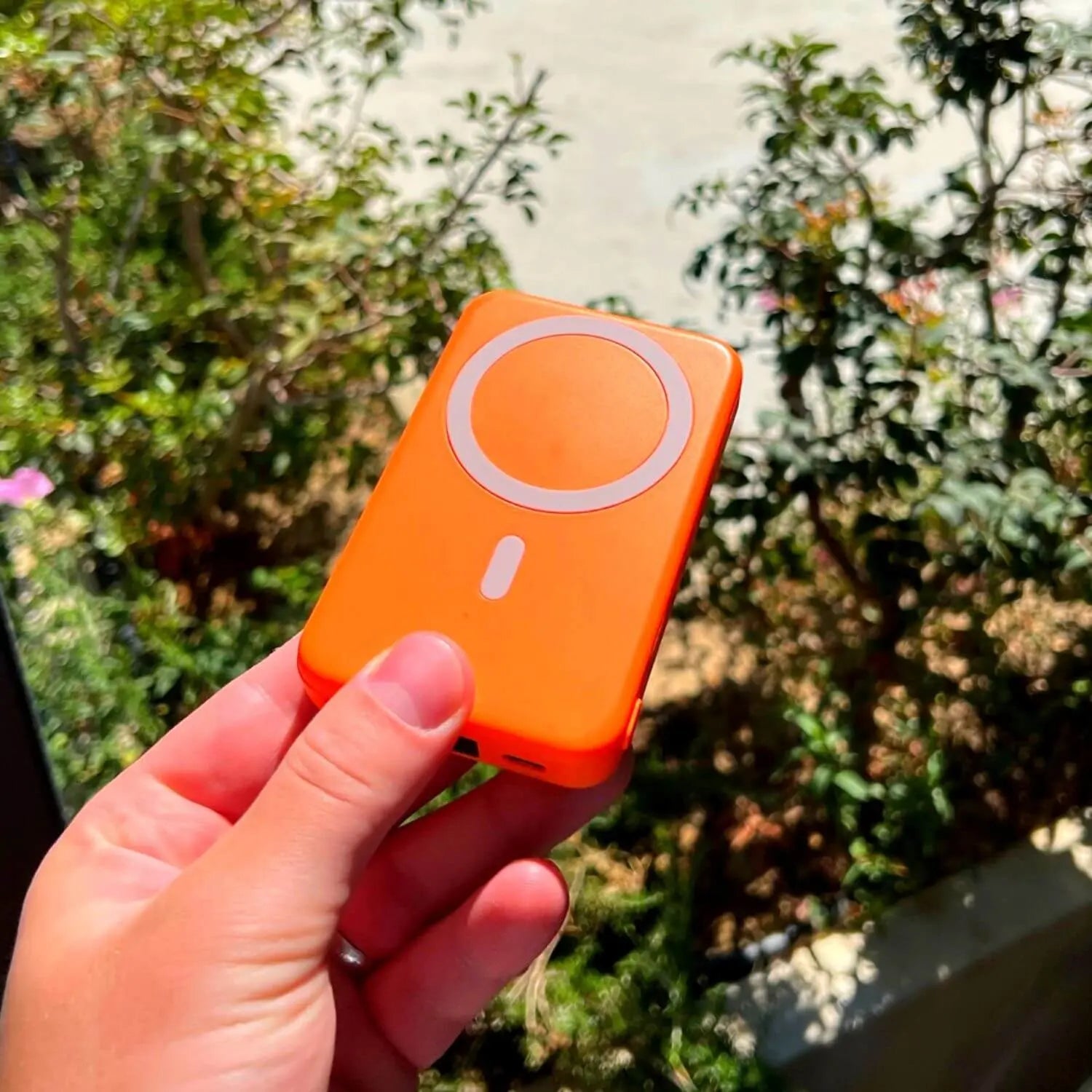 magnetic-wireless-power-bank-f-8-xbiqmt
