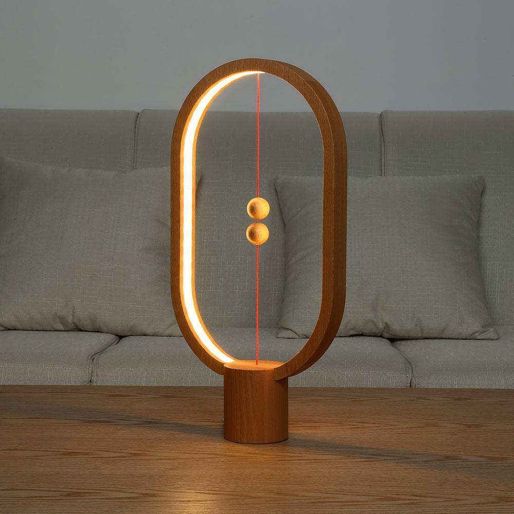 Dřevěná stolní lampa s magnetickým vypínačem světla
