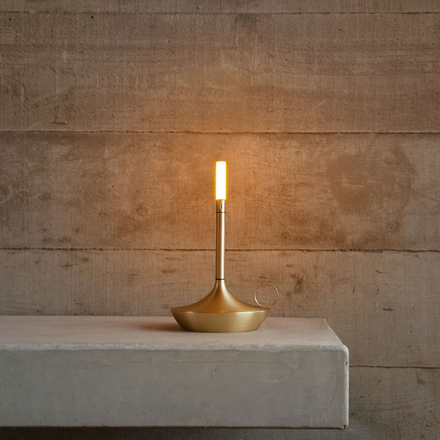 Stolní lampa mosazný povrch LED dobíjecí světlo