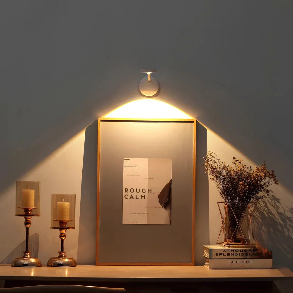 Lampada da parete regolabile con faretto LED e sensore di movimento