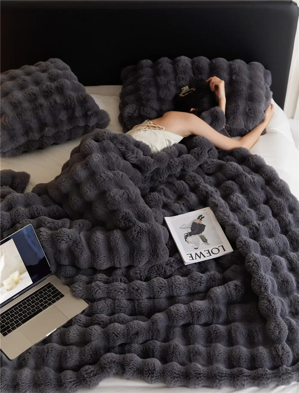 Fleece tæppe til sofa og seng