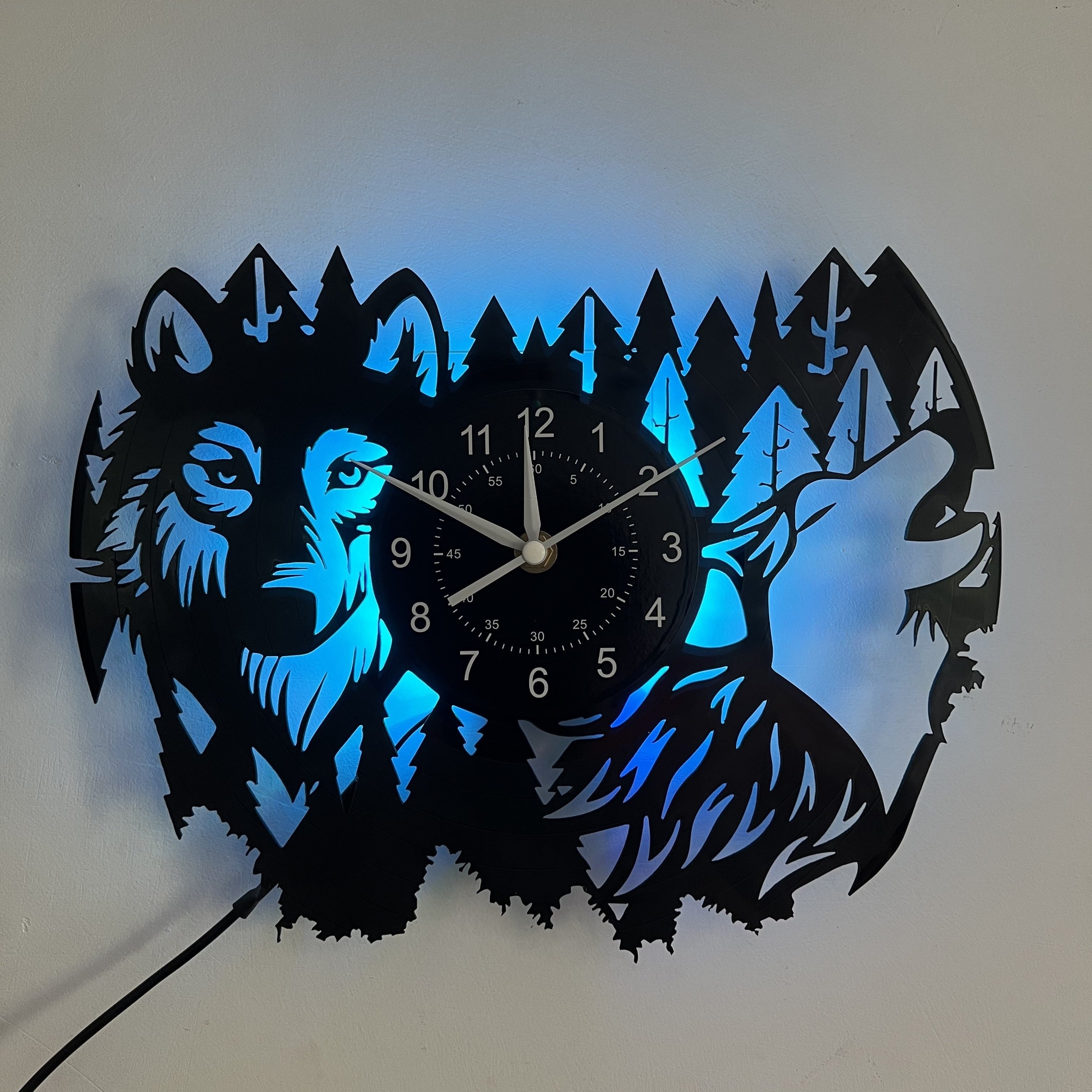 WolfTone - Silent Vinyl Record Wall Clock with Wolf Theme