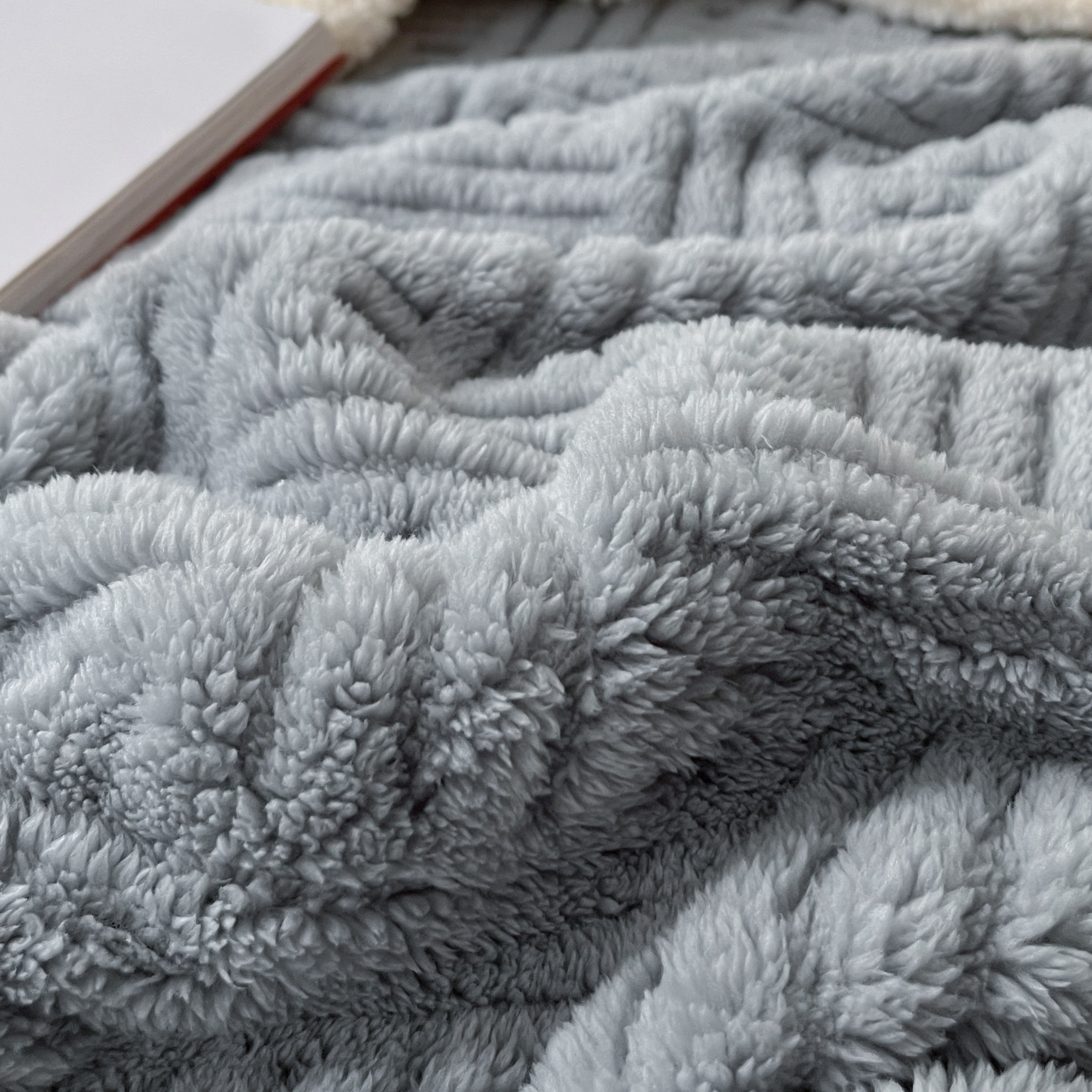 VelvetLuxe - Vintage Double-Sided Plush Fleece Blanket