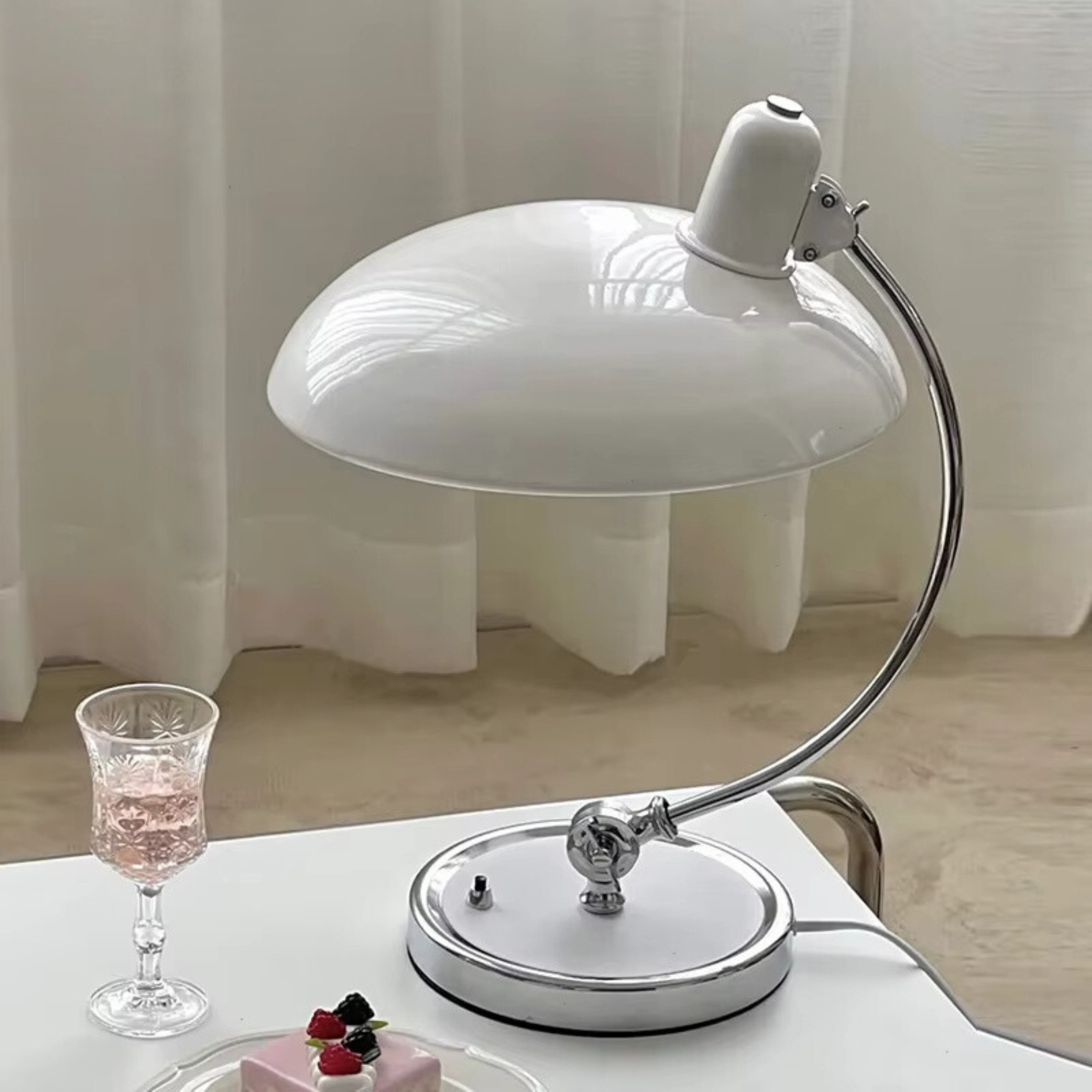 Bordlampe Bauhaus-stil krom jern lys
