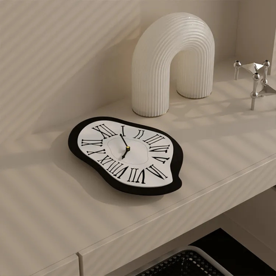 Orologio da parete moderno con numeri romani stile artistico