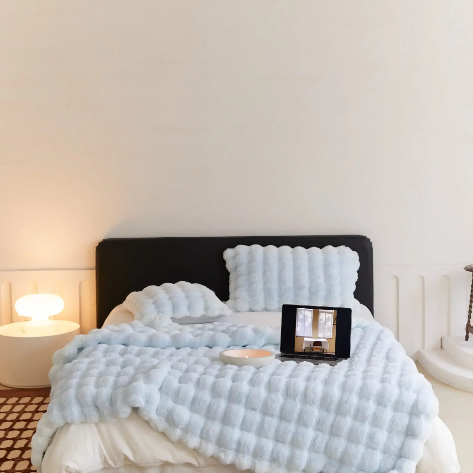 Fleece tæppe til sofa og seng