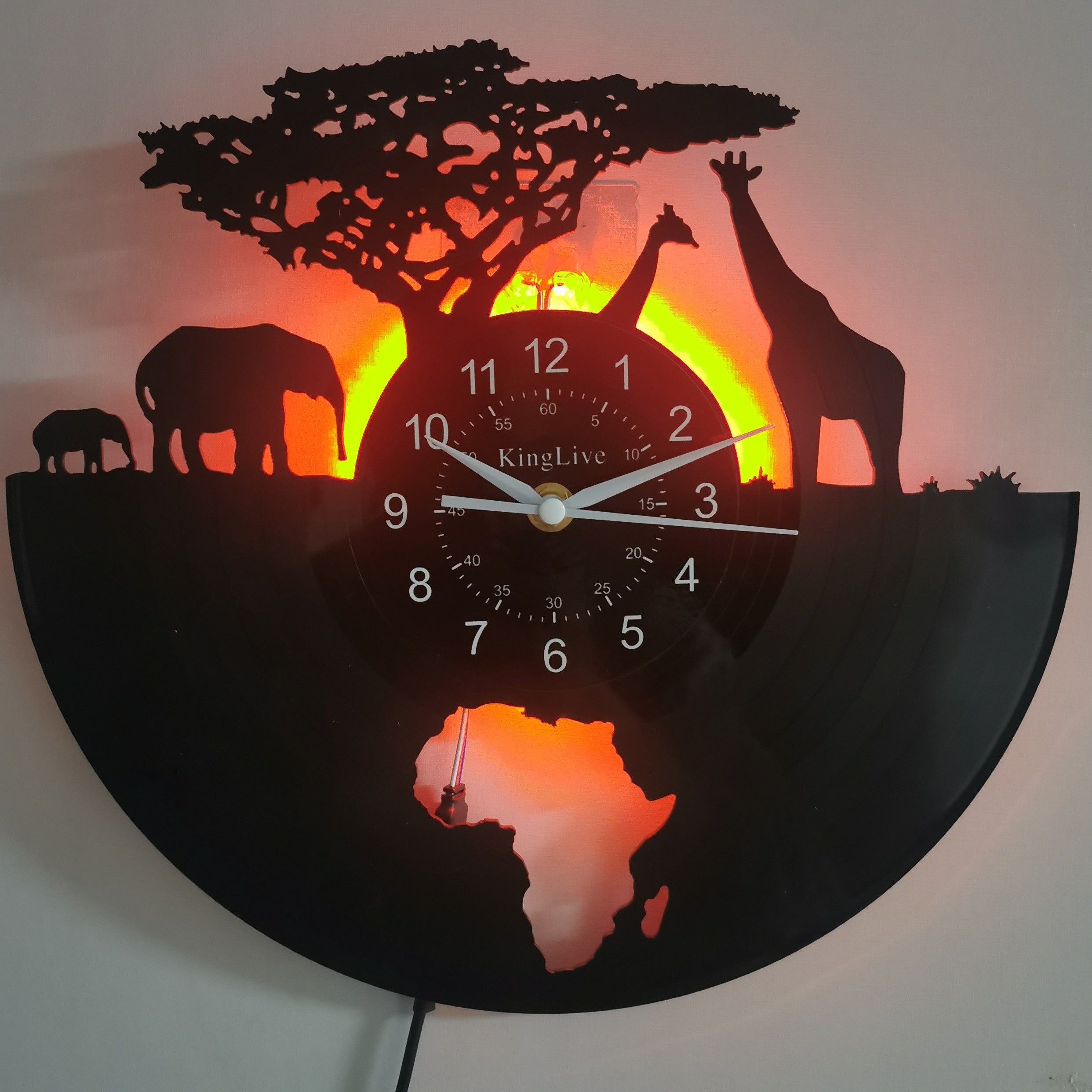 SafariChime - Silent Vinyl Record Wall Clock with Giraffe Theme