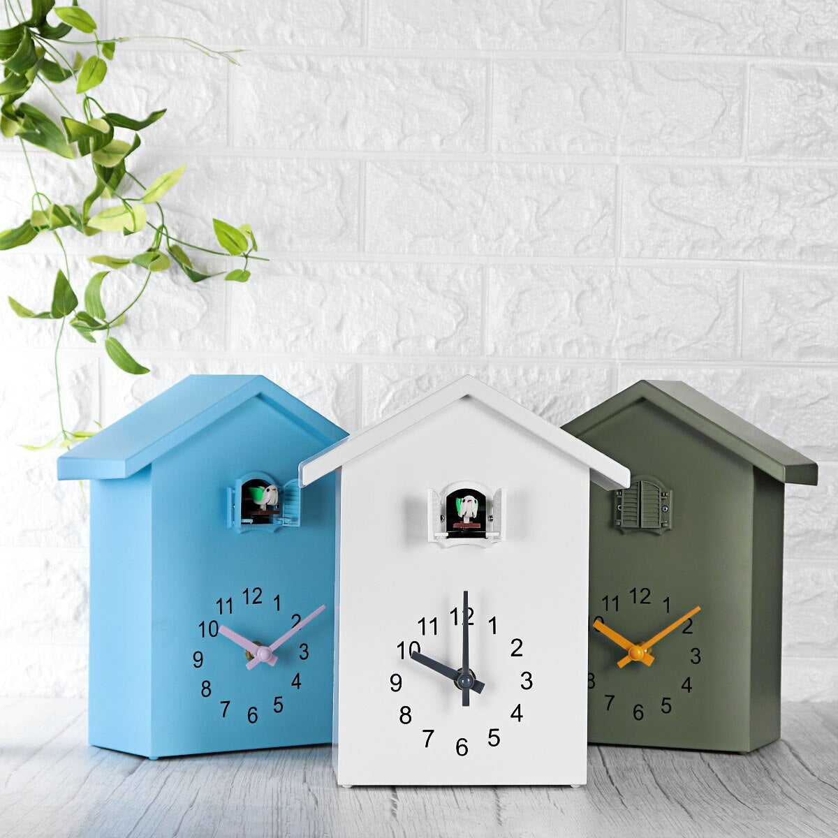 TimelessCharm - Elegant Cuckoo Clock for Cozy Spaces