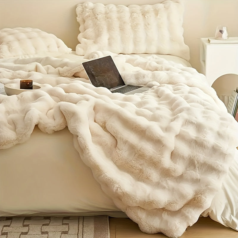 CozyRabbit - Soft Hypoallergenic Fleece Blanket for All Seasons