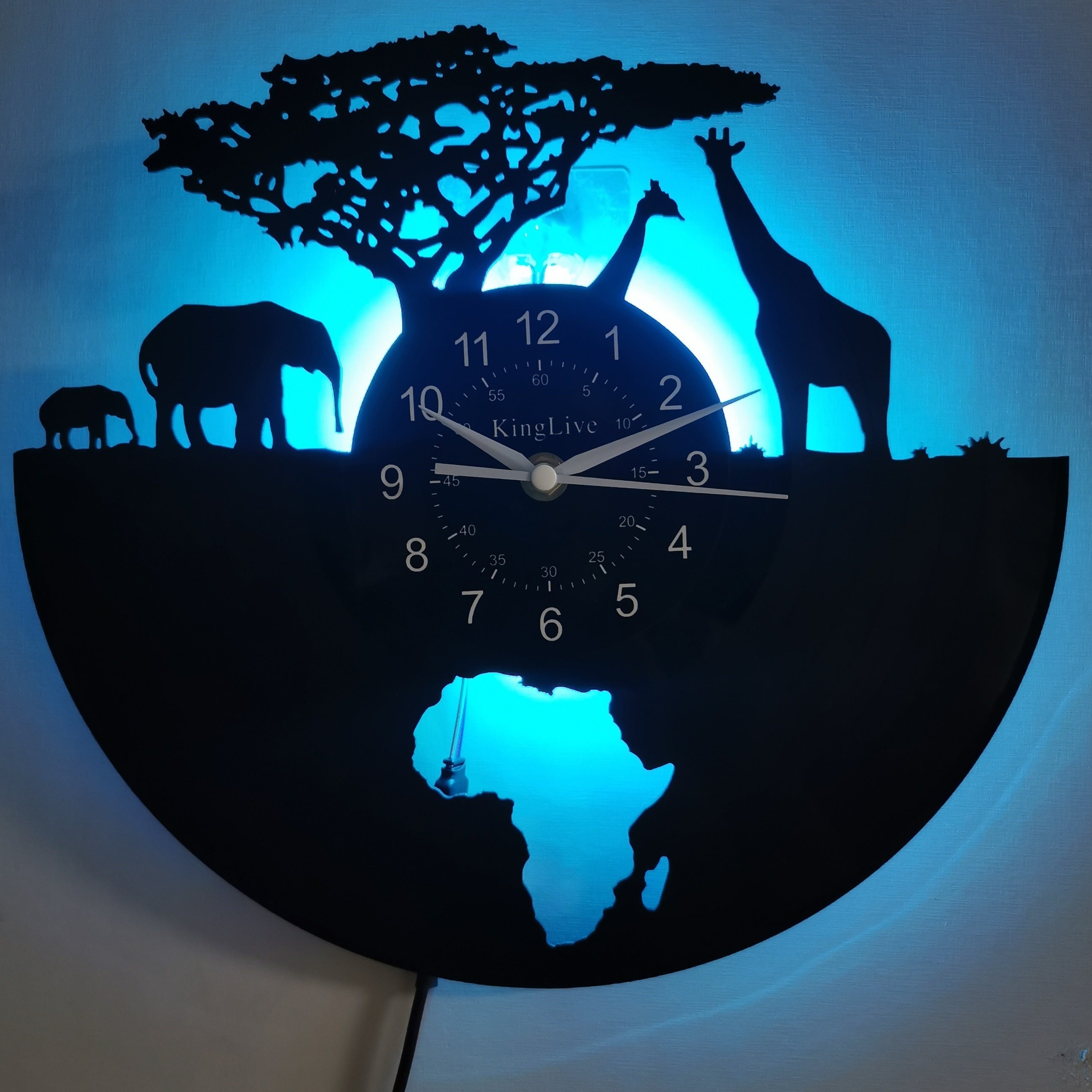 SafariChime - Silent Vinyl Record Wall Clock with Giraffe Theme