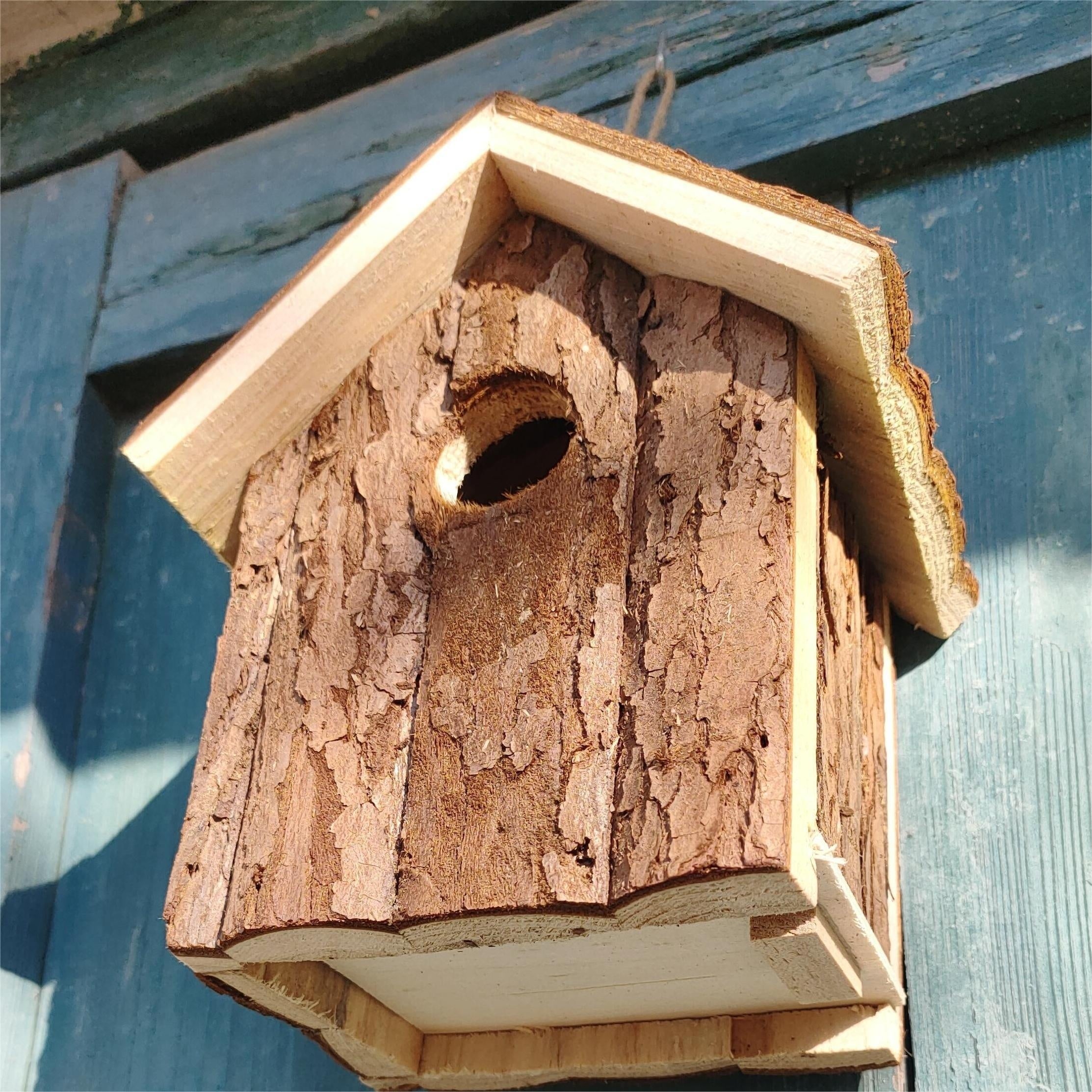 木製の屋外用吊り下げ鳥の巣箱