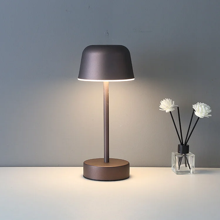 Moderne metal genopladelig bordlampe