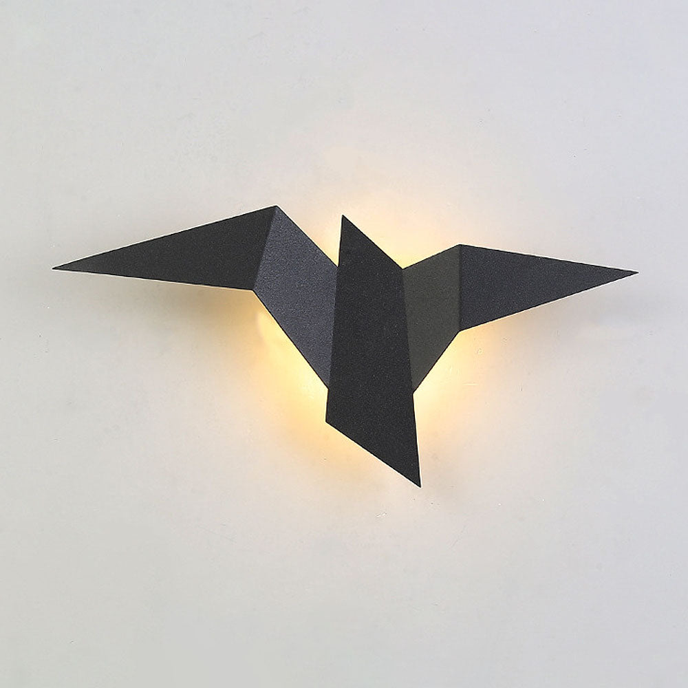 Luminous Aviary: Artistic Iron Bird Wall Lamp – Unique Home Accent for Contemporary Decor