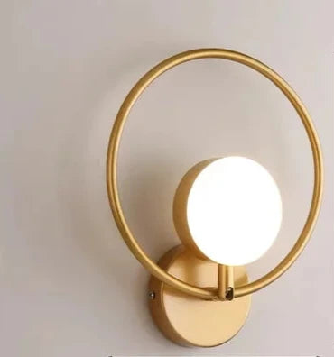 Luminous Sphere: Contemporary LED Wall Light with Globe Glass - Chic Lamp for Bedroom & Living Room