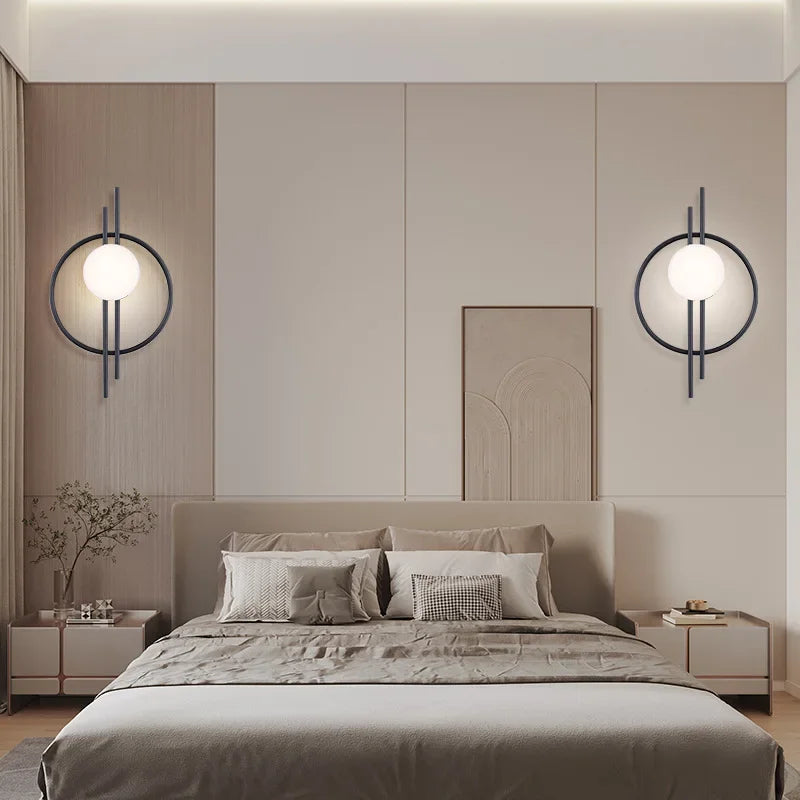 Luminous Sphere: Contemporary LED Wall Light with Globe Glass - Chic Lamp for Bedroom & Living Room