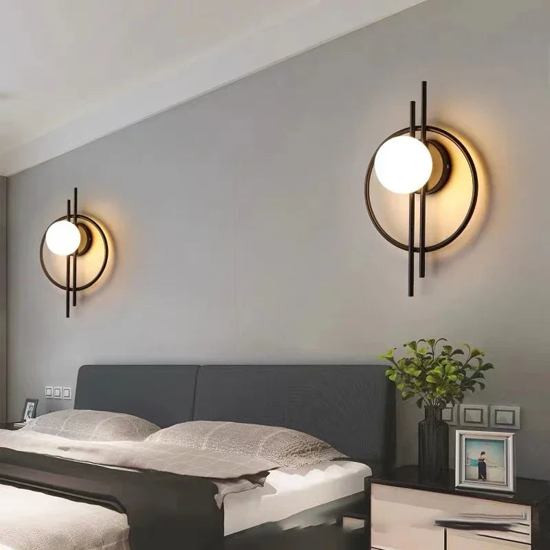 Luminous Sphere: Contemporary LED Wall Light with Globe Glass - Chic Lamp for Bedroom & Living Room