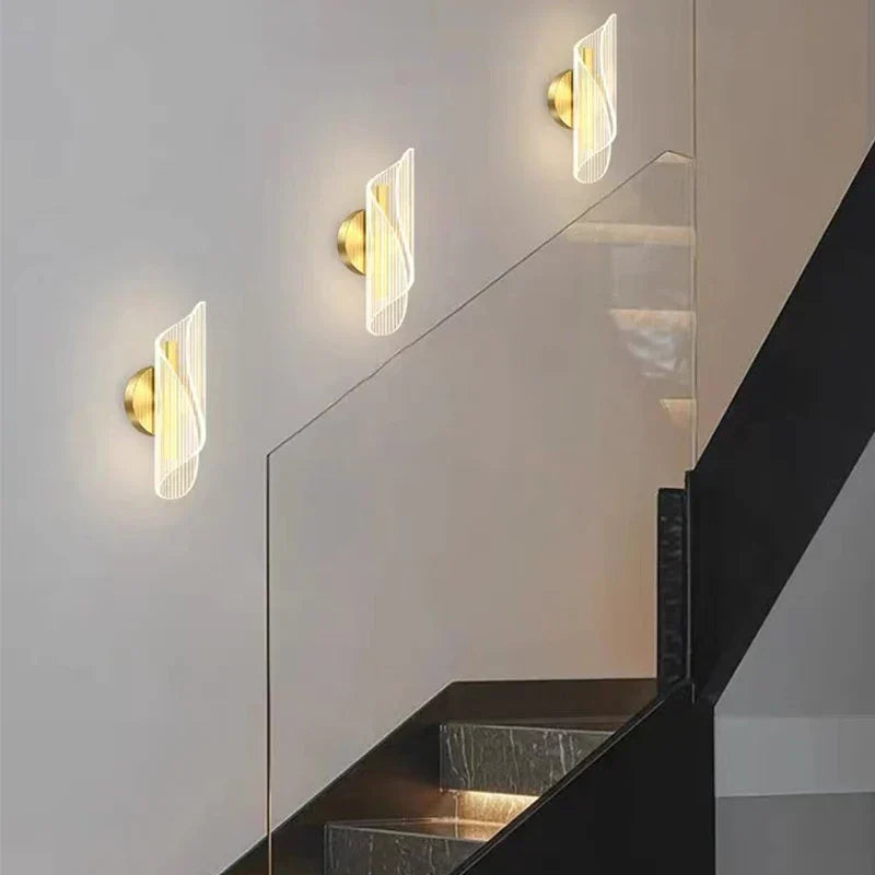 Luminous Curves: Elegant LED Wall Sconce with Curved Glass - Modern Lighting for Bedroom & Living Room