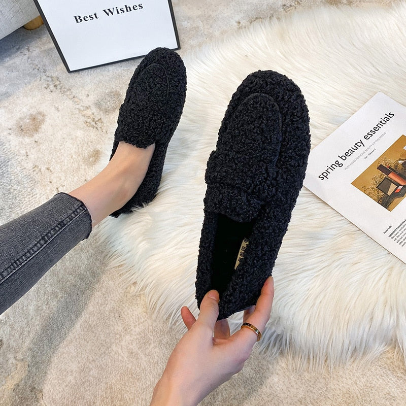 Zapatillas forradas de vellón para comodidad cálida en interiores