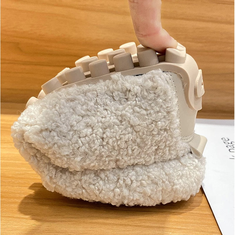 Zapatillas forradas de vellón para comodidad cálida en interiores