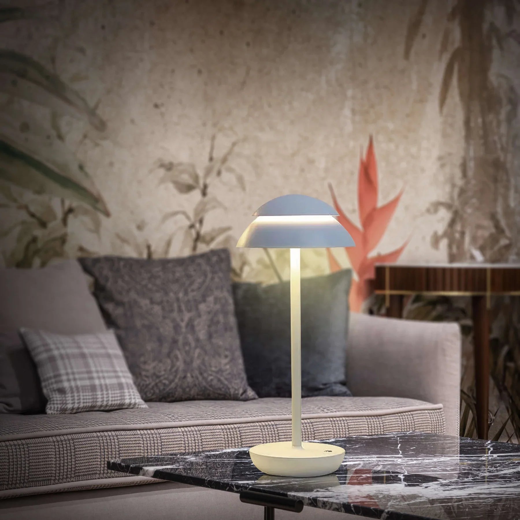 Moderne metal bordlampe