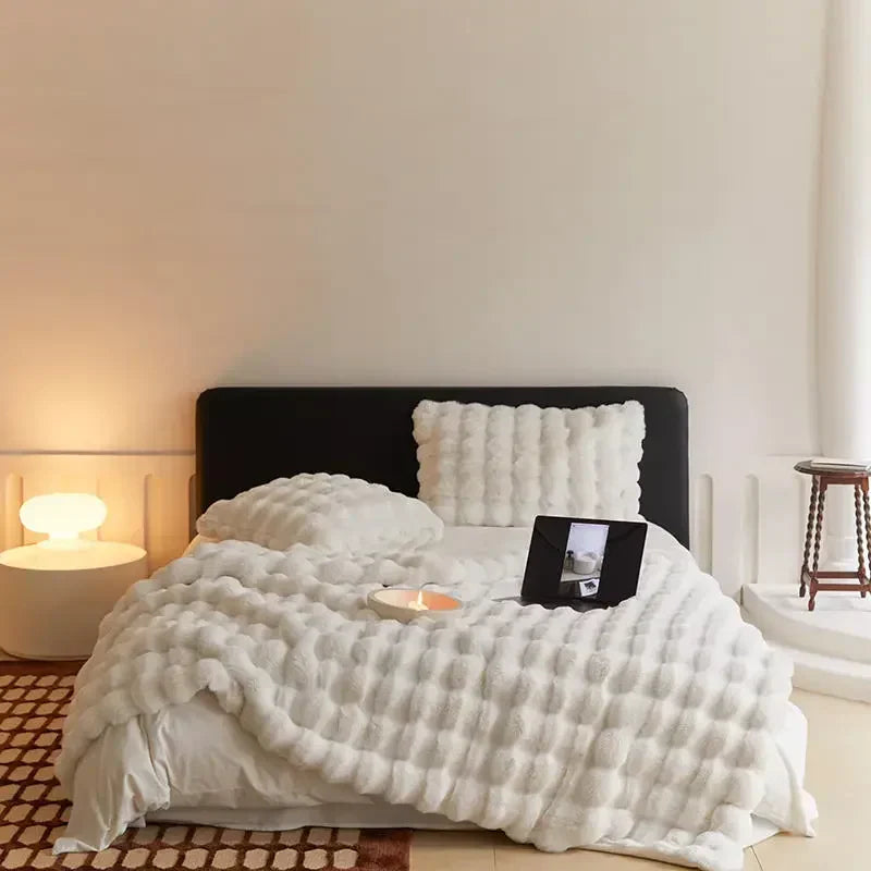 Fleece tæppe til sofa og seng