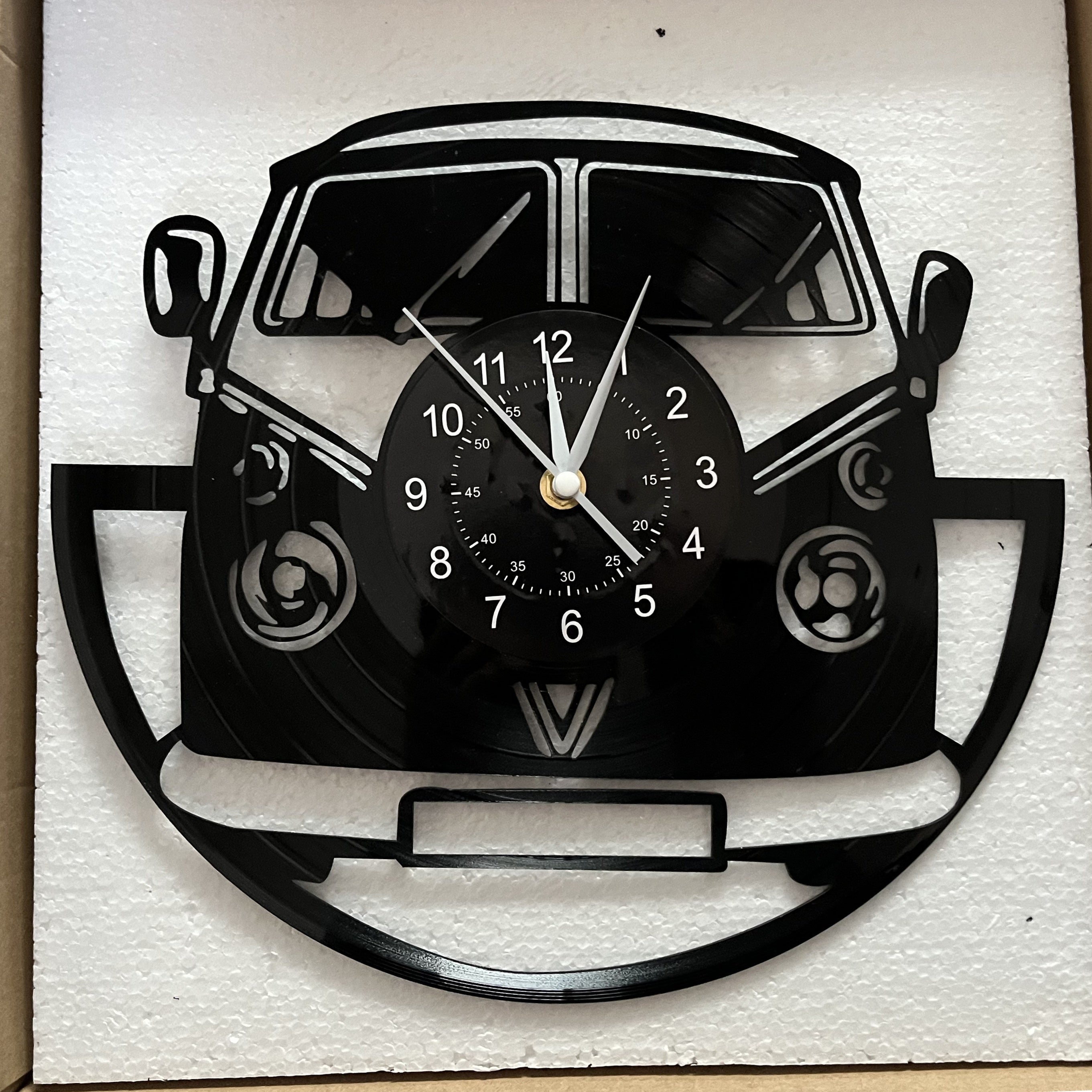 RetroGlow - Vinyl Record Wall Clock with Silent Movement and LED Option