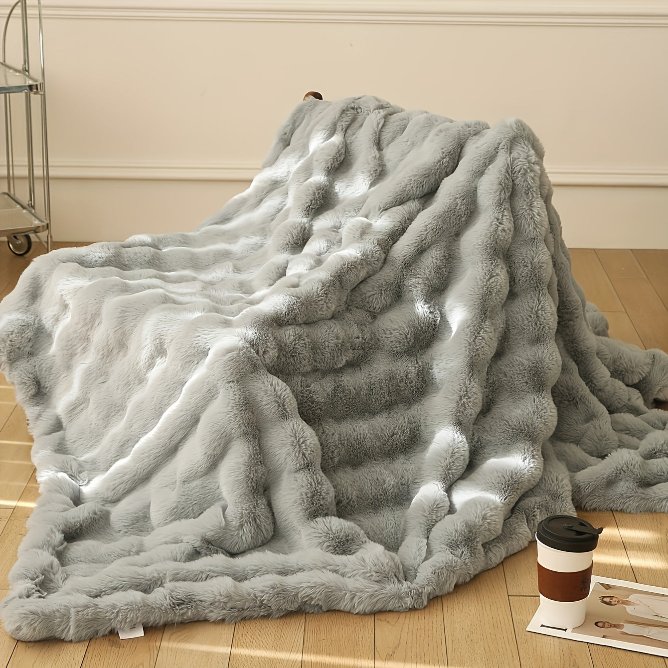 CozyRabbit - Soft Hypoallergenic Fleece Blanket for All Seasons