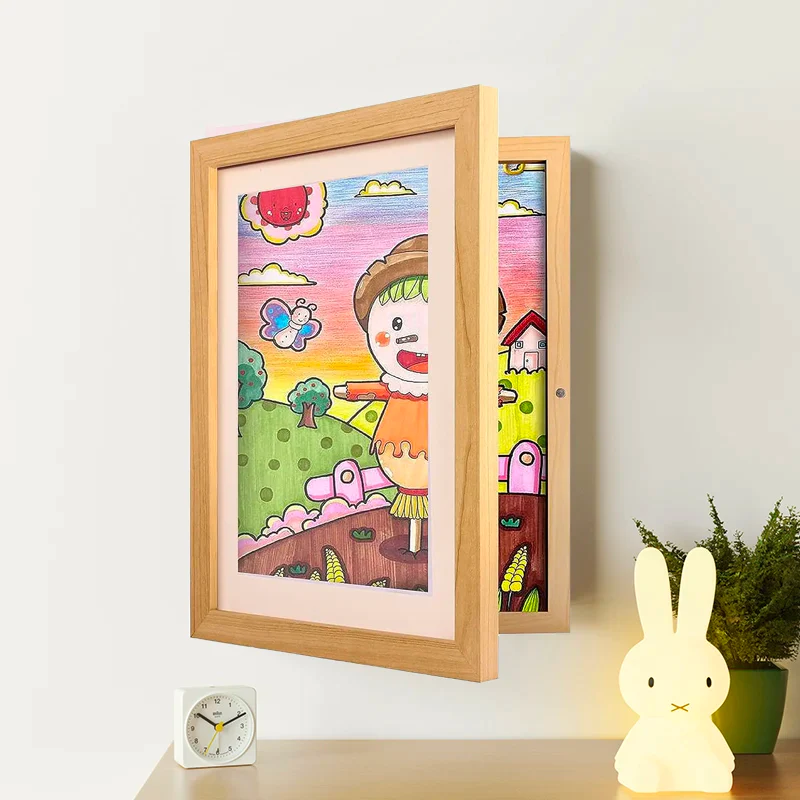 Cornice da parete per esposizione di opere d'arte per bambini