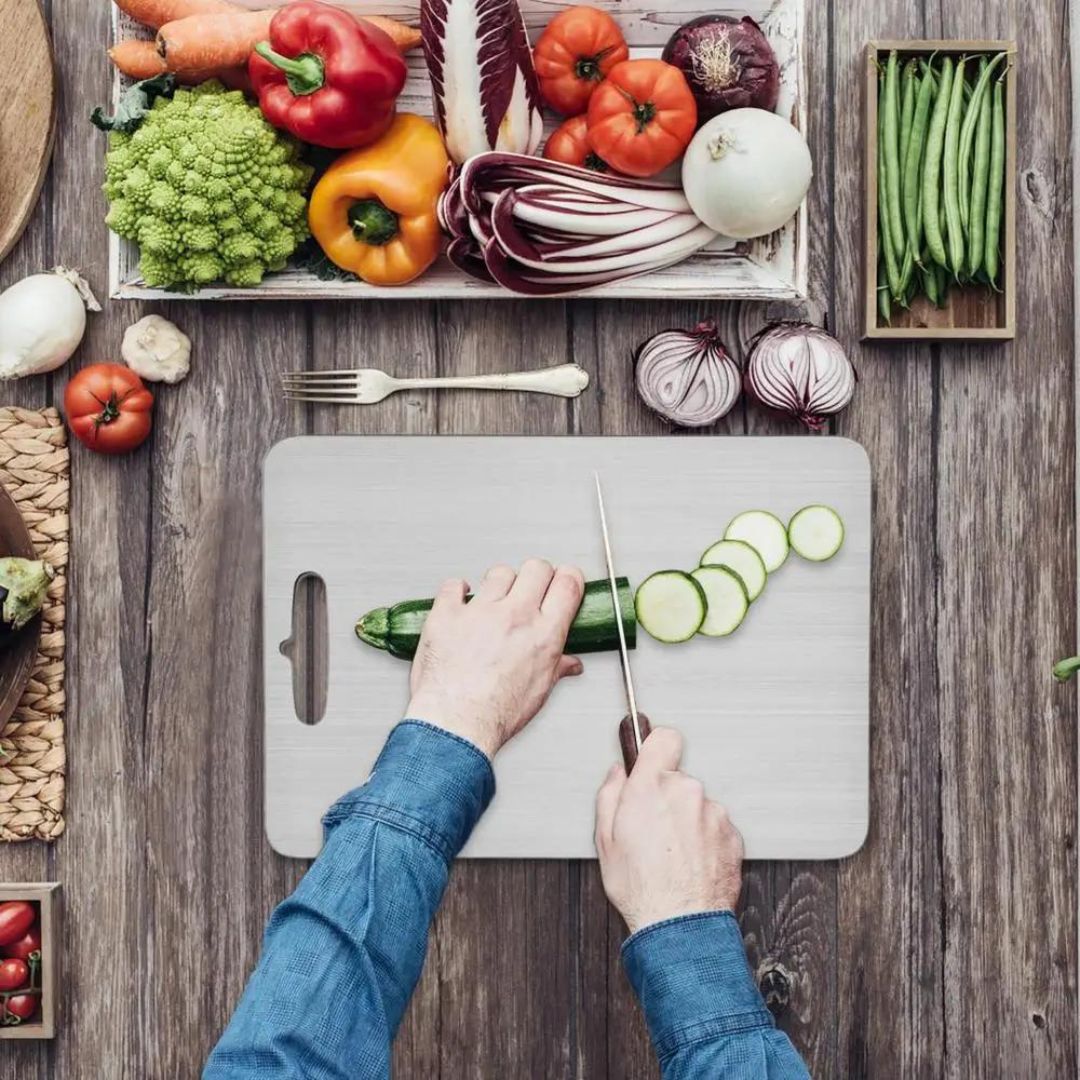 durable-titanium-cutting-board-1-gglboe