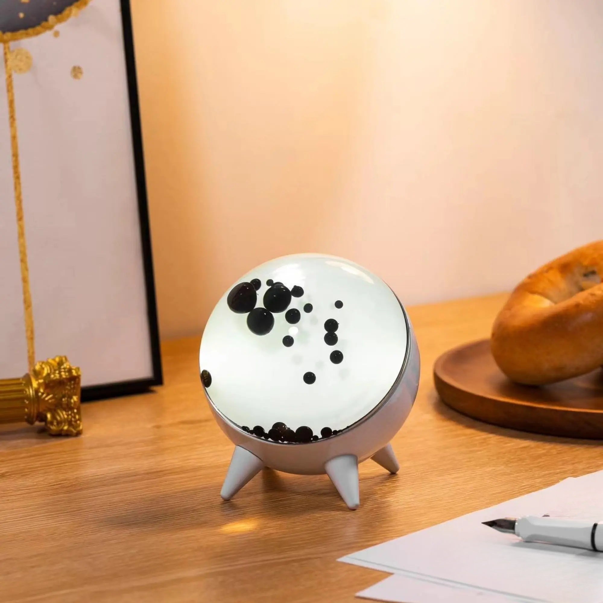 Bluetooth vizuální reproduktor s ferrofluidním displejem