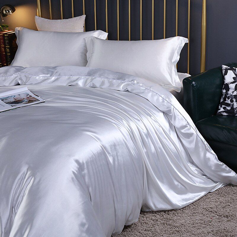 DreamLuxe - Satin-Cotton Bedding Set for Unmatched Comfort